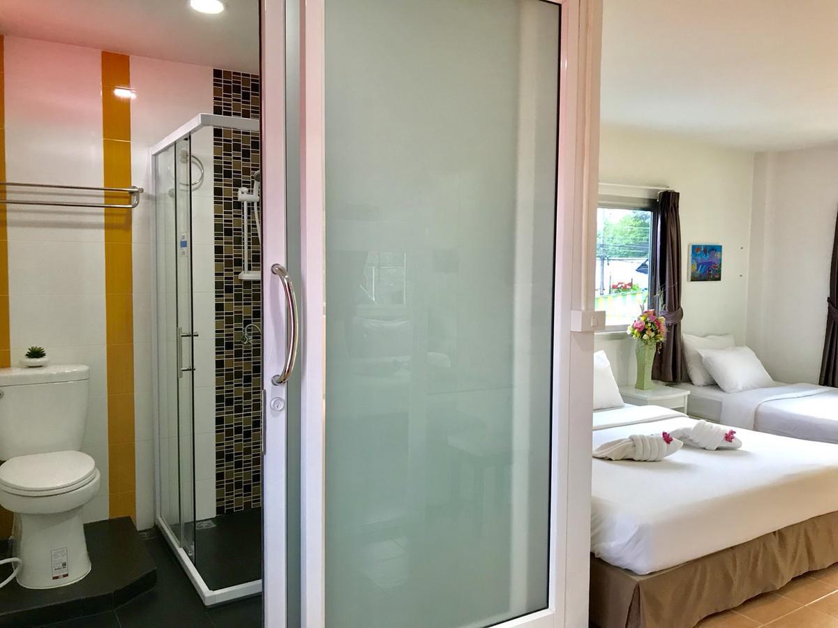 J.Holiday Inn קראבי מראה חיצוני תמונה