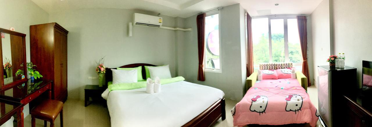 J.Holiday Inn קראבי מראה חיצוני תמונה