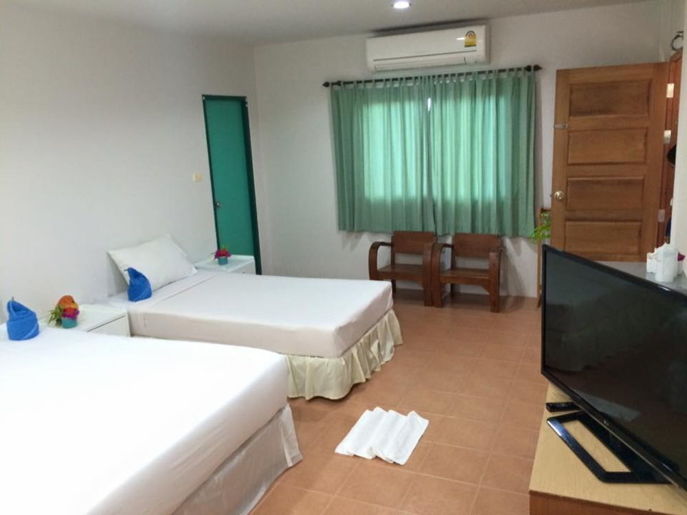 J.Holiday Inn קראבי מראה חיצוני תמונה