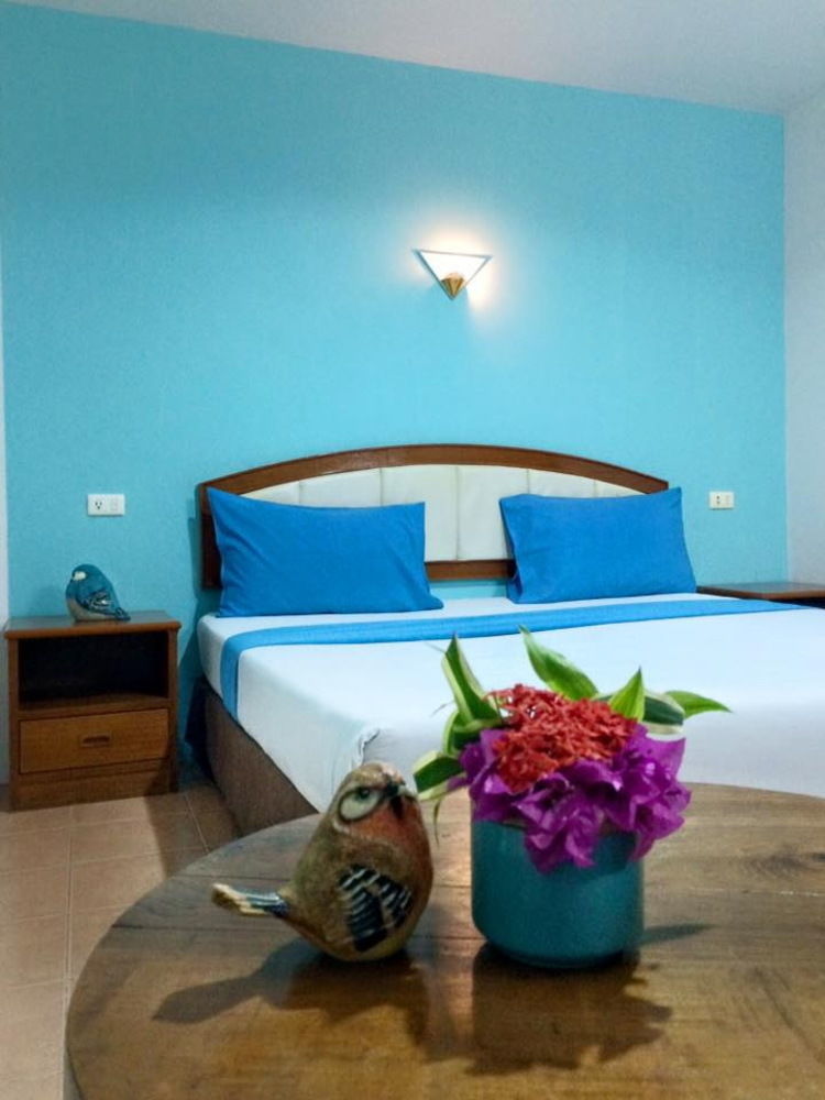 J.Holiday Inn קראבי מראה חיצוני תמונה