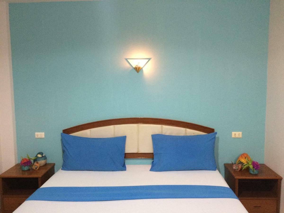 J.Holiday Inn קראבי מראה חיצוני תמונה